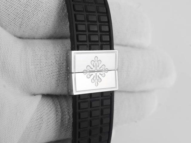 Patek Philippe 36 mm Aquanaut / Black – Image 4