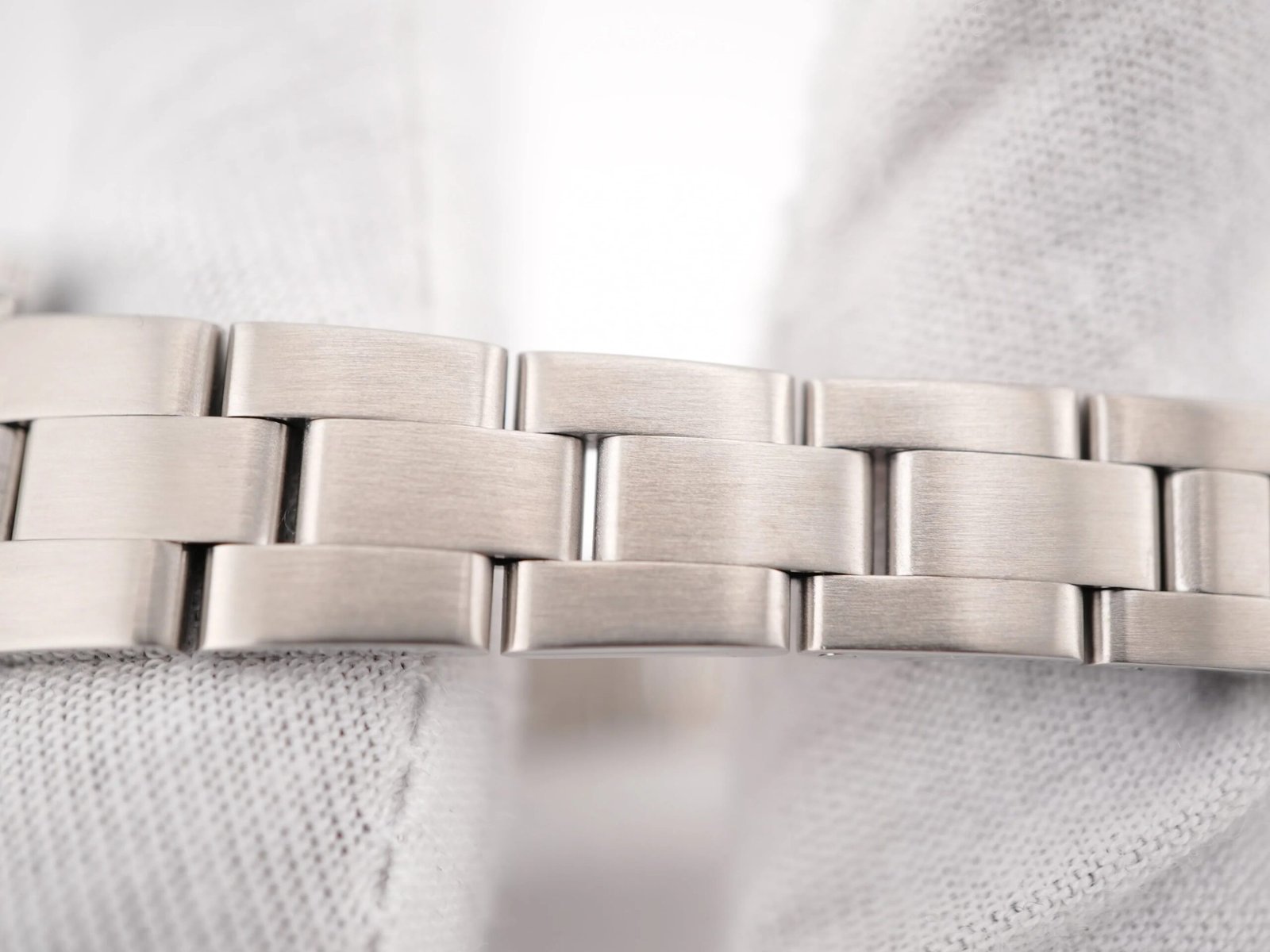 Rolex Oyster Perpetual Lady 24 mm / White Roman – Oyster – Image 9