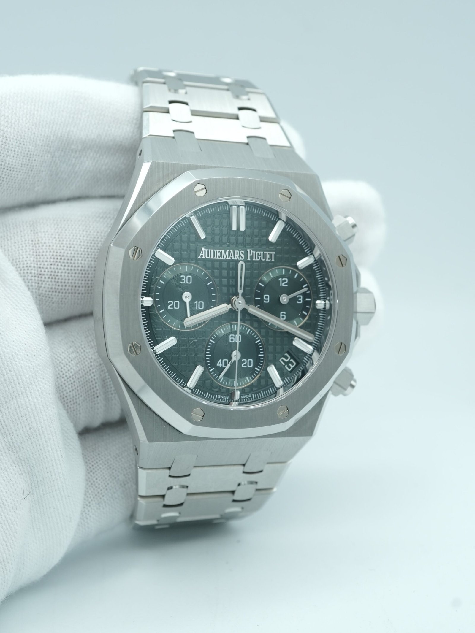 Audemars Piguet Royal Oak 41 mm / 50th Anniversary Green – Image 4