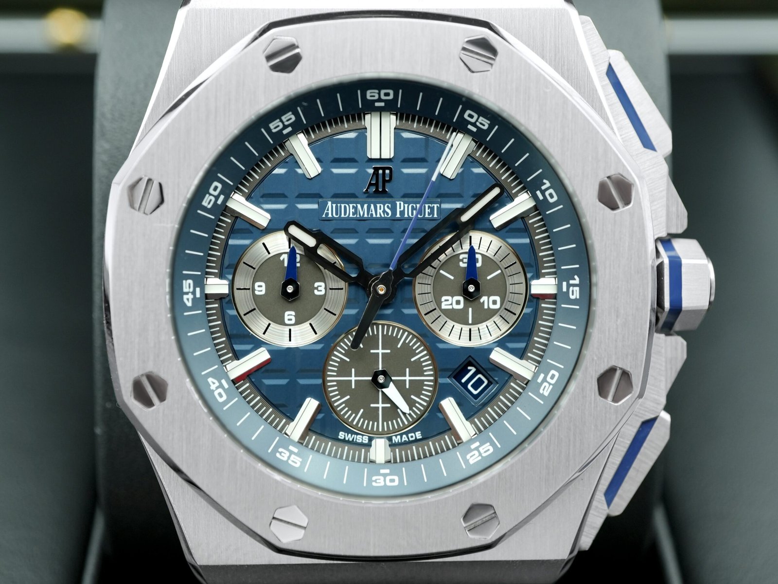 Audemars Piguet Royal Oak Offshore 42 mm / Titanium Blue – Image 3