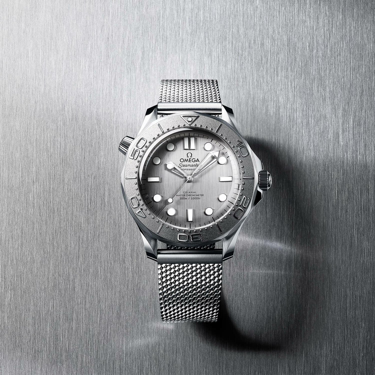 OMEGA Seamaster Diver 42 mm / Black Ceramic – Bracelet – Image 4