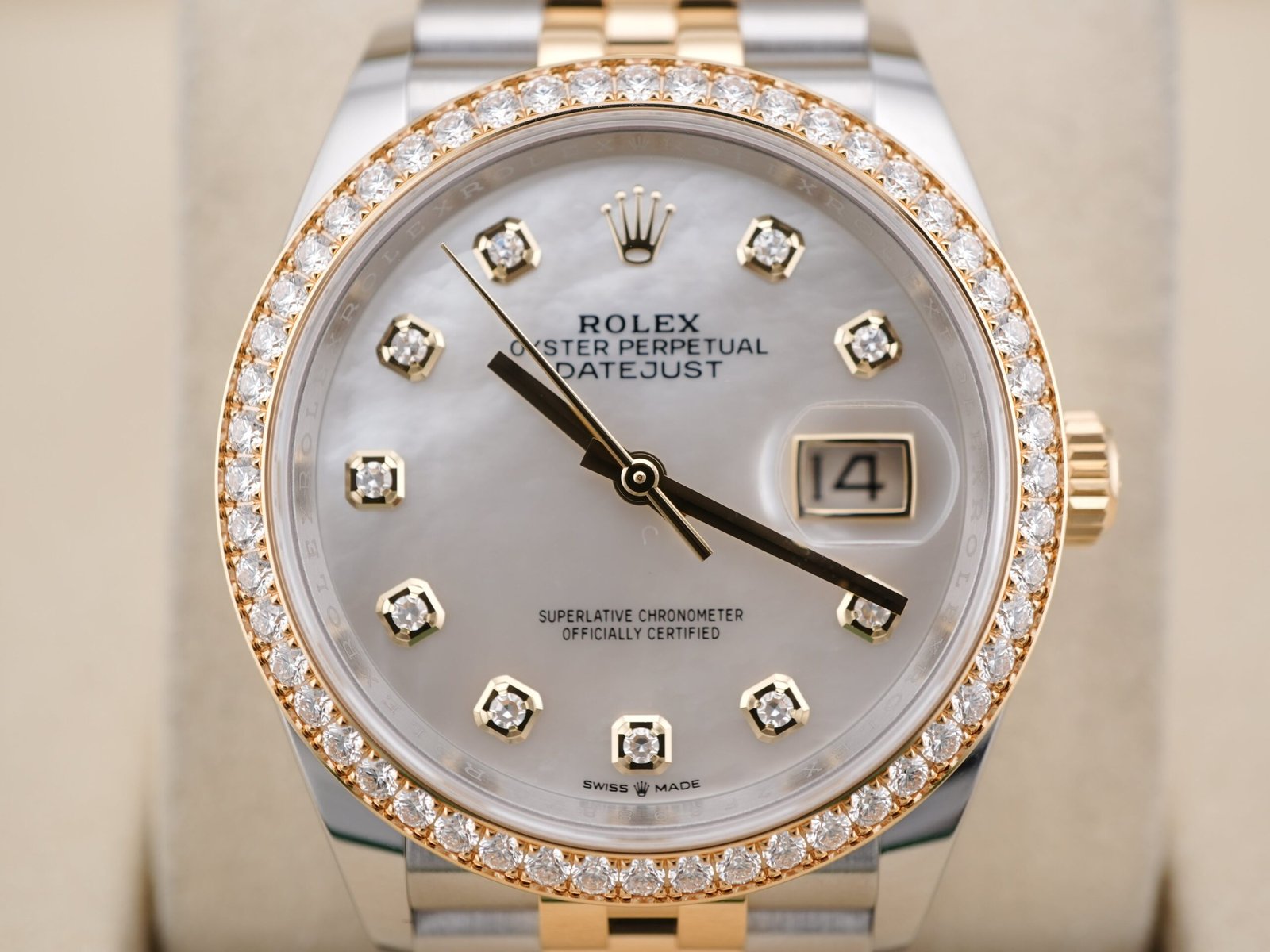 Rolex Datejust 36 mm / White MOP Diamond – Jubilee – Image 3