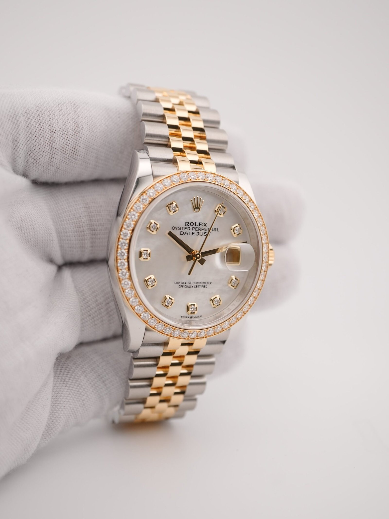 Rolex Datejust 36 mm / White MOP Diamond – Jubilee – Image 4
