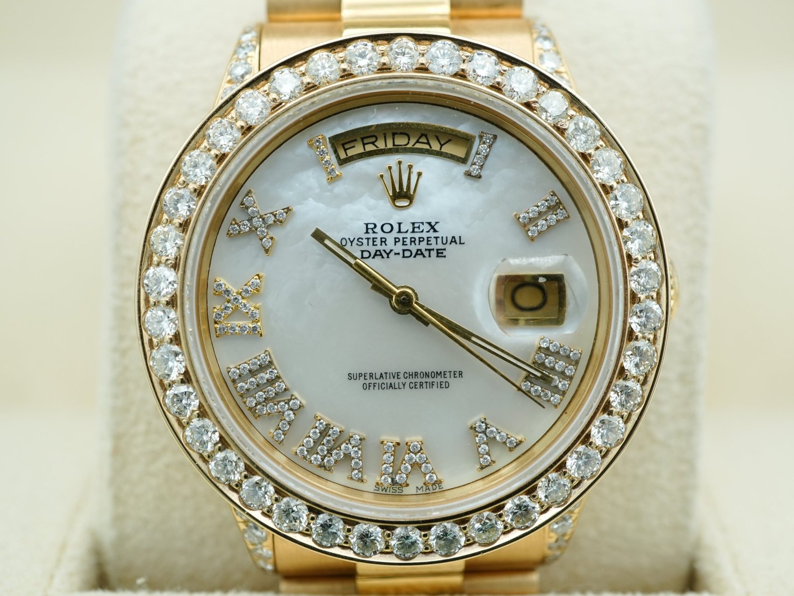 Rolex Day-Date 36 mm / Yellow Gold Diamond – President – Image 3
