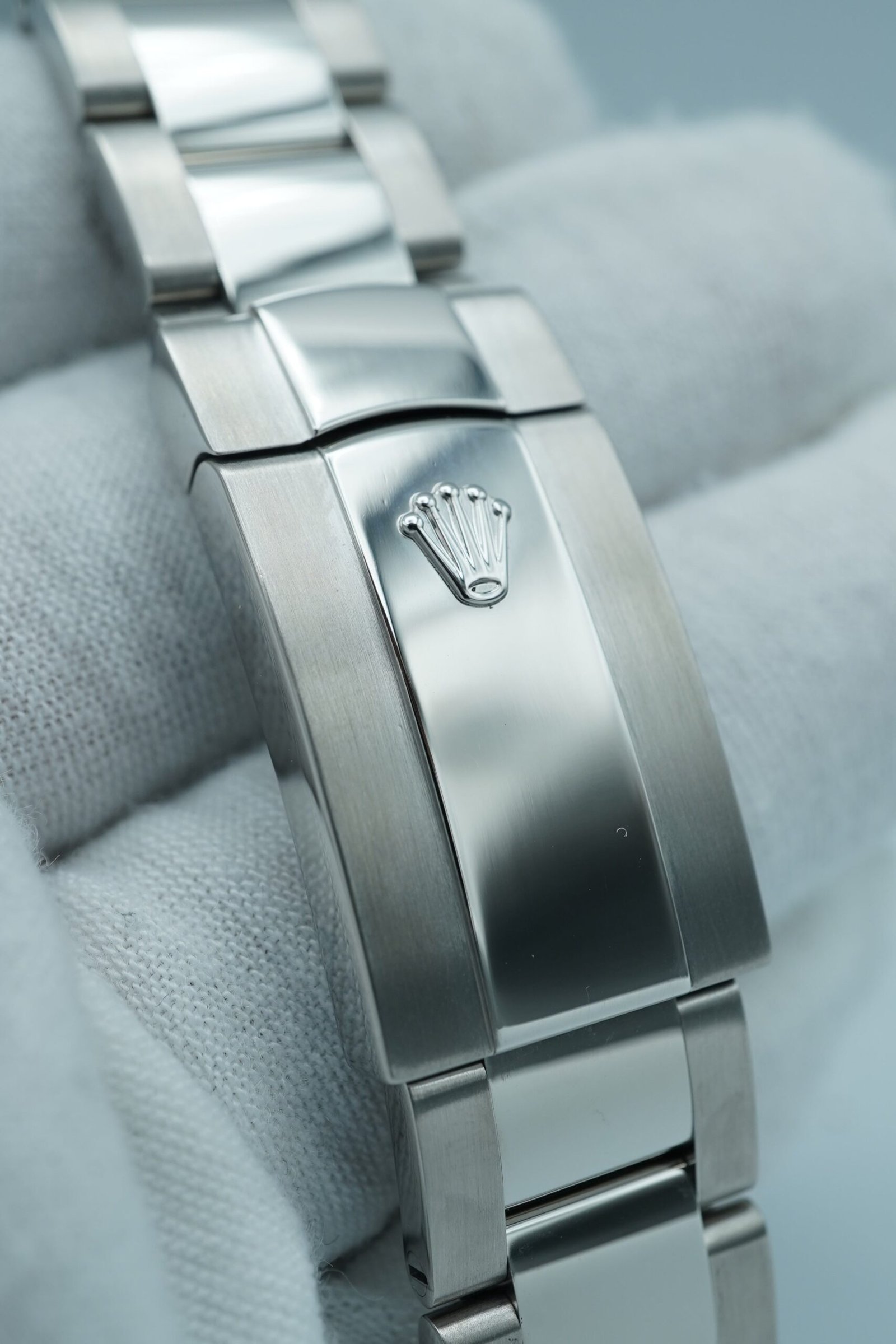 Rolex Milgauss 40 mm / Black – Oyster – Image 5
