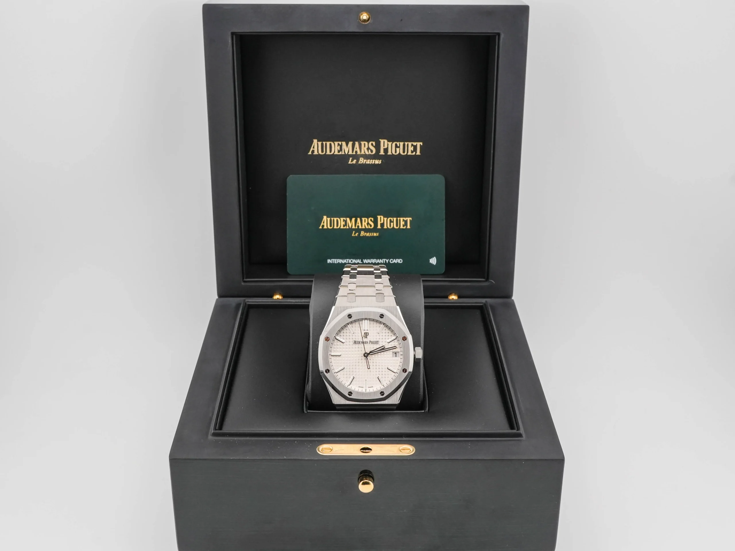 Audemars Piguet Royal Oak 41 mm / White Dial – Image 2