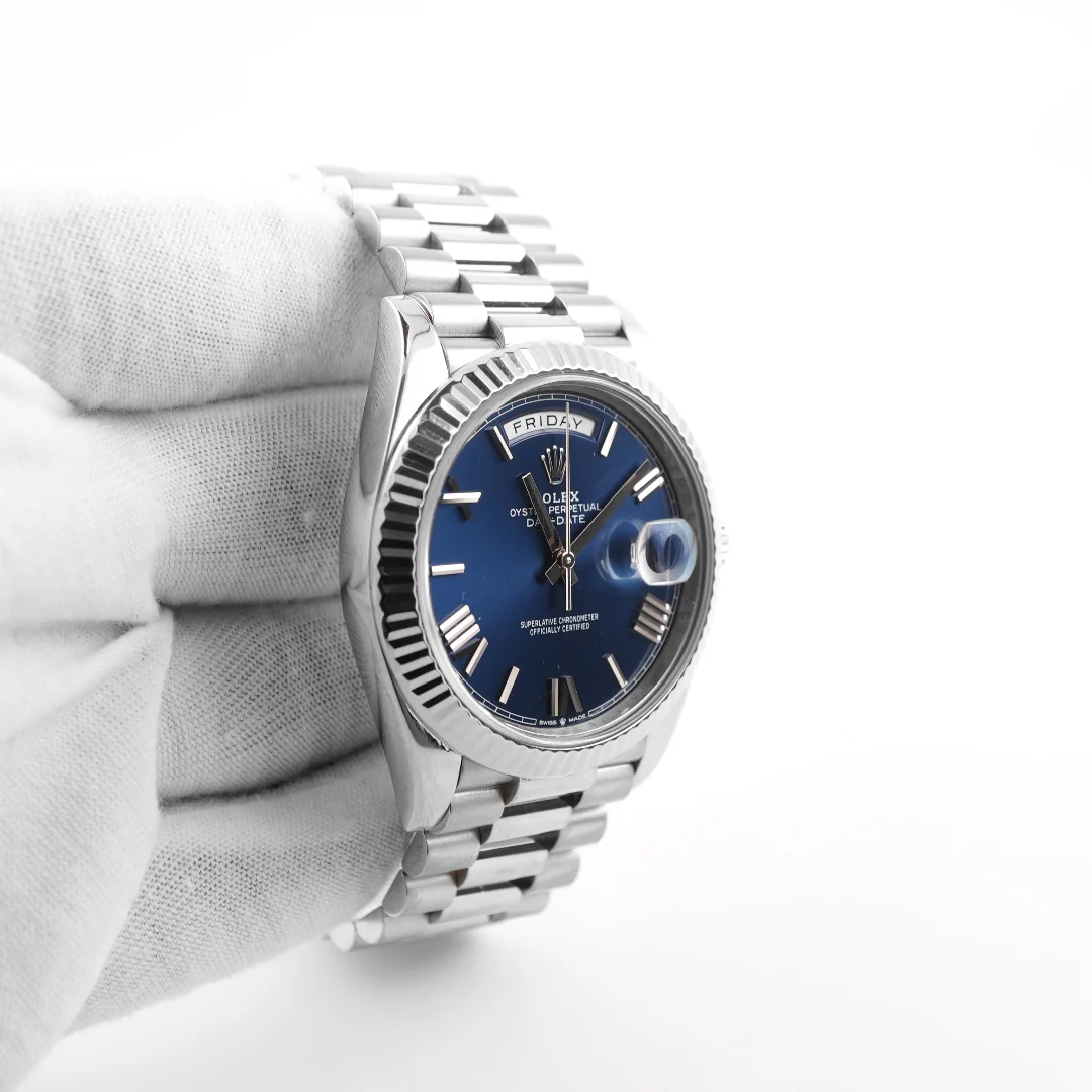 Day-Date 40 mm / White Gold Blue - Roman – Image 5