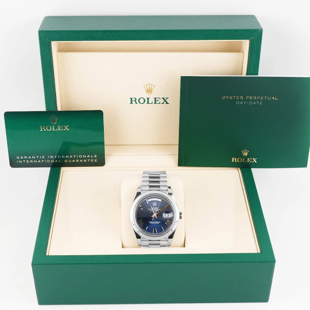 Day-Date 40 mm / White Gold Blue - Roman – Image 3